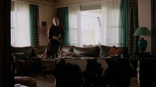 Fernanda Diniz sexy - Berlin Station (2017) (Season2, Episode2)