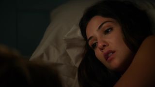 Danielle Campbell , Dania Ramirez - Tell Me a Story s01e01 (2018) Hot 1080p_1