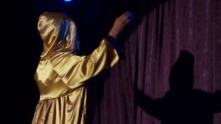 Alexandra Marzella, Kiersey Clemons, Jeez Loueez, Sid Branca, Cruel Valentine, Whitney Masters, Becca Brown, Yana Atim - Easy s02e07 (2017) sexy hot movie scene