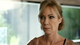 Luz Cipriota, Inez Estevez, Carla Quevedo - El Maestro s01e03-04e10 (2017)Сut scene