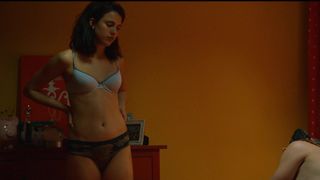 Margaret Qualley Sexy - The Leftovers (2014) s01e01