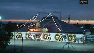 Adult TV series - Circo Rojo - E12 (Classic XXX TV Show)