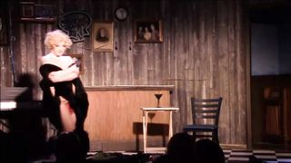 Burlesque Naked Show - Pouty Petals