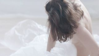 Nude Solo Art Performance - Silencieuse