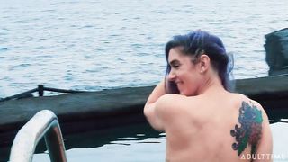 Tropical Touch - ModelTime Adult Series