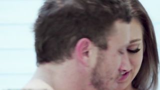 This Hot Masseuse Squirts