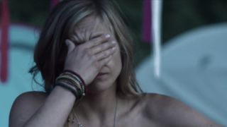 Les rivieres pourpres s03e06 (2021) Lizzie Brochere, Maylis Dumon nude