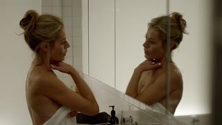 Olympia Valance, Madeleine West - Playing for Keeps s01e04 (2018)