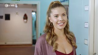 Victoria Swarovski - Das Traumschiff s01e90 (2021)