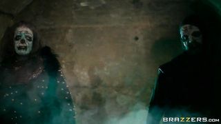 Porn Parody - Queen Of Thrones: Part 4 (Brazzers)