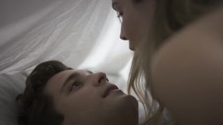 Camila Sodi, Macarena Achaga hot- Luis Miguel The Episode (Luis Miguel La Episode) s02e08 (2021) TV episode