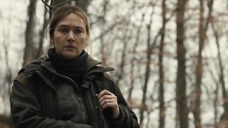 Kate Winslet sex scenet, Cailee Spaeny naked - Mare of Easttown s01e01-02 (2021) TV series