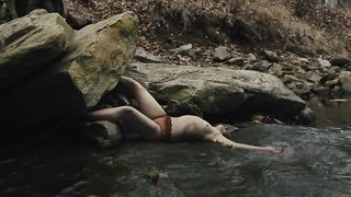 Kate Winslet sex scenet, Cailee Spaeny naked - Mare of Easttown s01e01-02 (2021) TV series