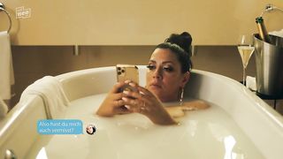 Jasmin Shakeri nude- Deadlines s01e04 (2021) TV 720p