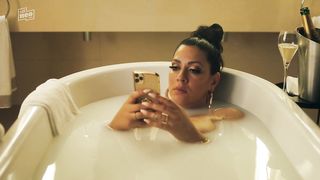 Jasmin Shakeri nude- Deadlines s01e04 (2021) TV 720p