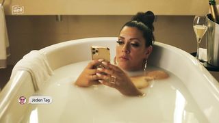 Jasmin Shakeri nude- Deadlines s01e04 (2021) TV 720p
