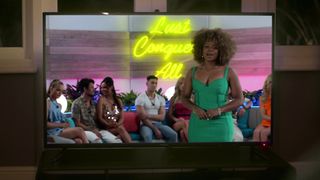 Georgia Gagen sexy - Ted Lasso s02e01 (2021) TV movie scene