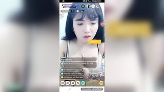 Asian brunette - Selfie Show