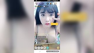 Asian brunette - Selfie Show