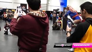 Hot Babes does COMICON SHOW (reality cam)