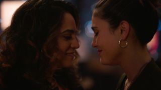 Katherine Moennig, Jacqueline Toboni - The L Word Generation Q s02e09 (2021) TV Show hot cut video