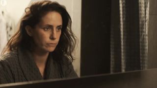 Lien de Graeve nude - Onder Vuur s01e01 (2021) TV Show Topless Short Scene