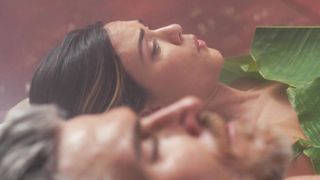 Odette Annable, Kiara Barnes - Fantasy Island s01e02 (2021) TV hot cut video