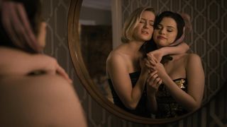 Selena Gomez hot - Only Murders in the Building s01e01-02 (2021) TV Sexy movie scenes