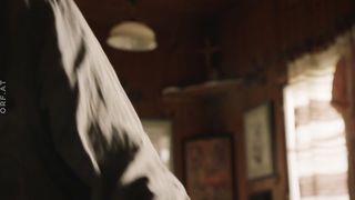 Simone Hanselmann nude & sex scene - SOKO Kitzbuhel s20e05 (2021) TV Movie Sex Scene (short cut peeping)