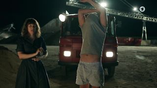 Wolke Hegenbarth, Kathrin von Steinburg naked - Toni, mannlich, Hebamme s01e05 (2021) TV nude scene