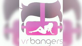 VR PORNO-Sorority sisters take their friendship to the next step!