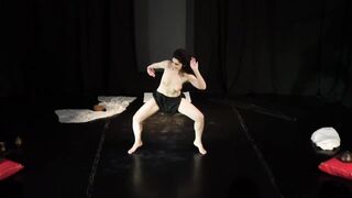 Naked on Stage - Medea