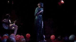 Naked on Stage - Noemi