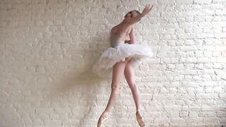 Uber-Cute Ballerina Annett A Performs A Old-School Naked Ballet Routine