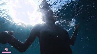 Bare mermaid let me swim with her and I filmed her