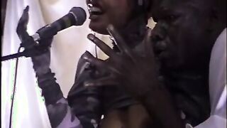 Teto Preto - "Em Dívidas" // Sessões Tronco