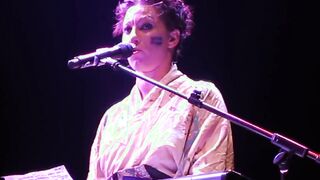 Amanda Palmer sings 'Dear Daily Mail' song 12/07/2013 London Roundhouse