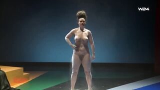 Doris Uhlich im Rabenhof Theater bei "Abgesagt?Angesagt!" auf W24 – Das Stadtfernsehen