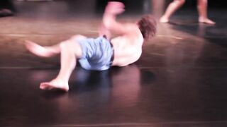 Solmaz Vakilpour WARLESS DAY & Bodytalk Dance Theater FLESHMOB MIT DEN TOTEN I Eine Performensch