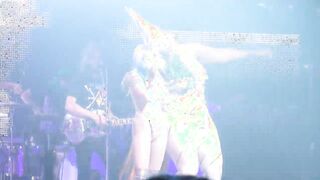 We Can't Stop - Miley Cyrus (Live in Vancouver)