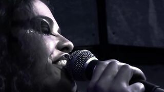 Laura Diaz + Carina Iglecias e Filipe Massumi - Gasolina