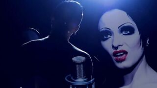 Aranea Peel singt "Ich weiß nicht, zu wem ich gehöre"