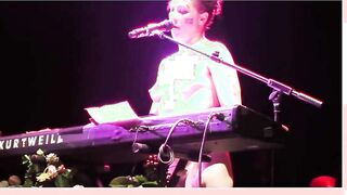 Amanda Palmer sings 'Dear Daily Mail' song 12 07 2013 London Roundhouse