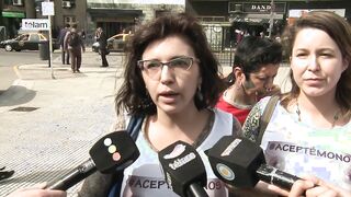 Un grupo de mujeres se desnudó para promover la tolerancia en Plaza Congreso