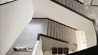 The waste city trio.0 // Espacios Públicos. Performance 2. escaleras